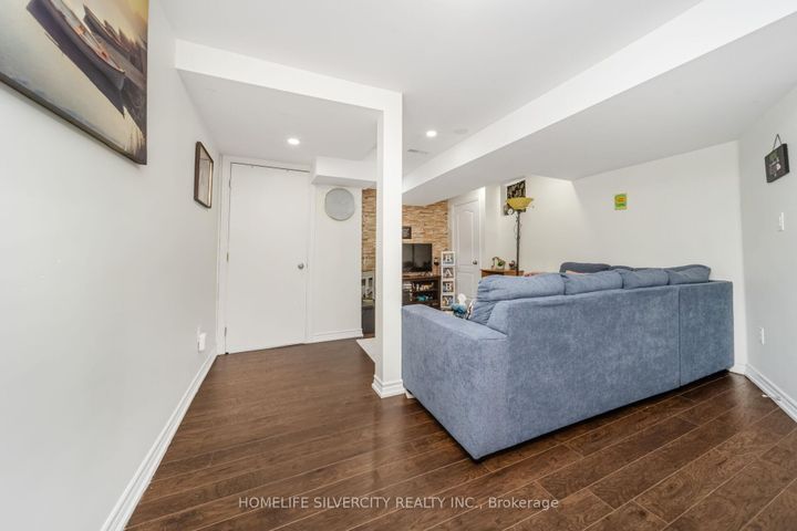 Photo 34 at 18 Finlayson Crescent, Wellington, Brampton