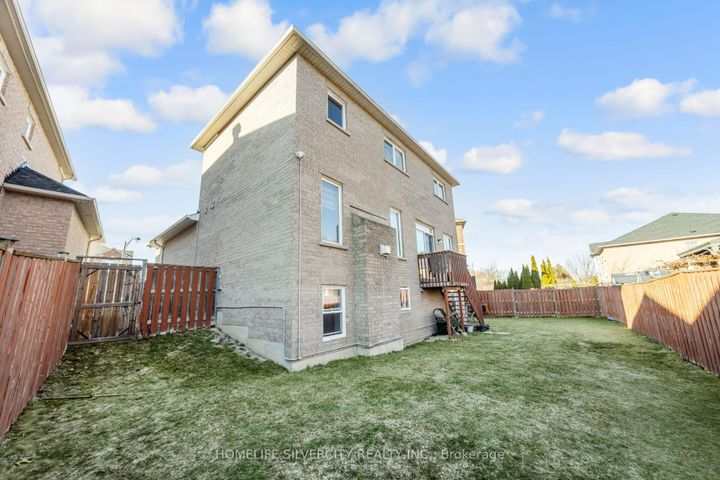 Photo 48 at 18 Finlayson Crescent, Wellington, Brampton