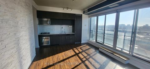 Photo 7 at 415 - 205 Manning Avenue, Bellwoods, Toronto