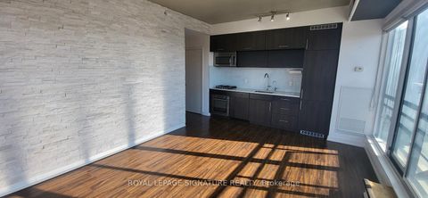 Photo 8 at 415 - 205 Manning Avenue, Bellwoods, Toronto