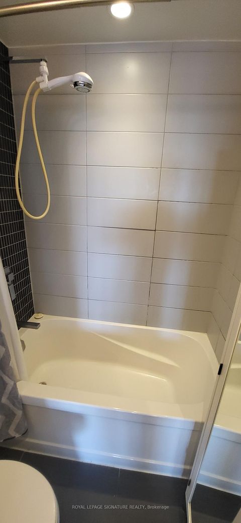 Photo 19 at 415 - 205 Manning Avenue, Bellwoods, Toronto