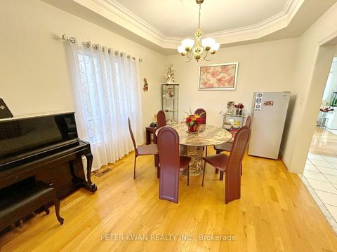 Photo 6 at 231 Pinewood Drive, Yorkhill, Vaughan