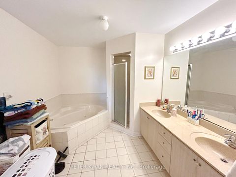 Photo 16 at 231 Pinewood Drive, Yorkhill, Vaughan