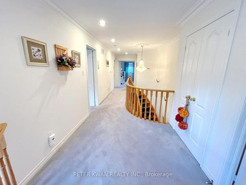 Photo 27 at 231 Pinewood Drive, Yorkhill, Vaughan