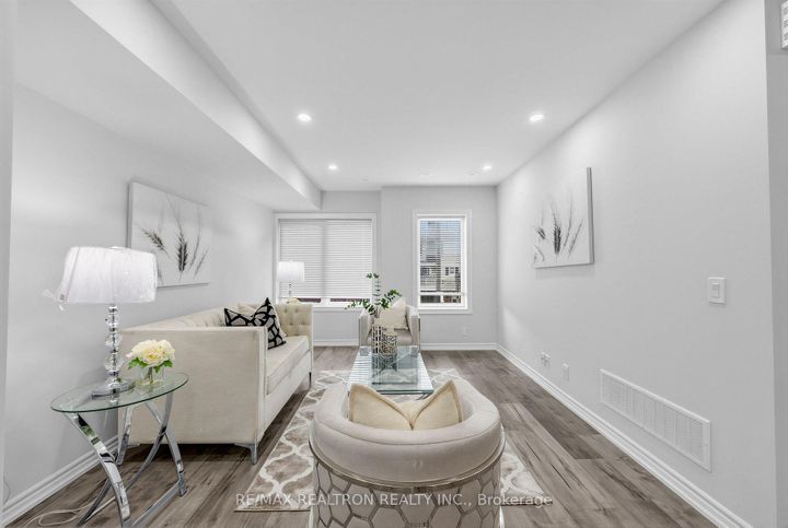 Photo 3 at 35 - 2500 Hill Rise Court, Windfields, Oshawa