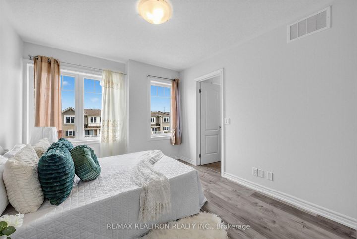 Photo 15 at 35 - 2500 Hill Rise Court, Windfields, Oshawa