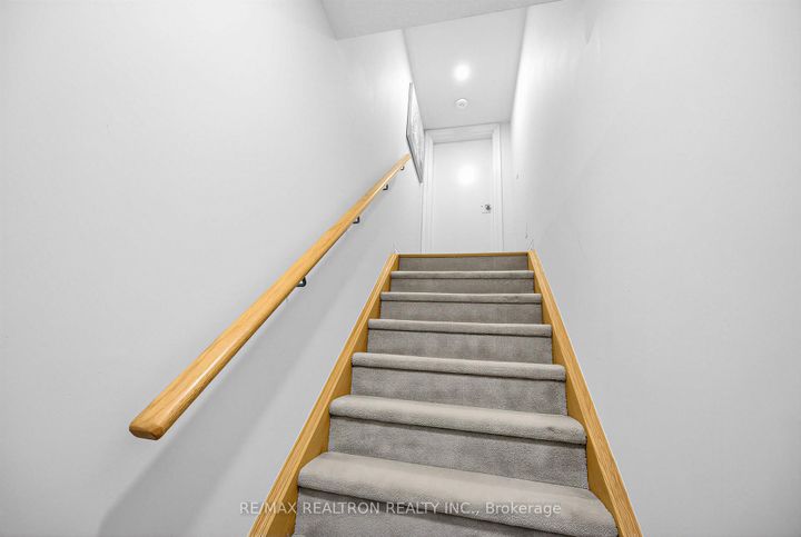 Photo 32 at 35 - 2500 Hill Rise Court, Windfields, Oshawa