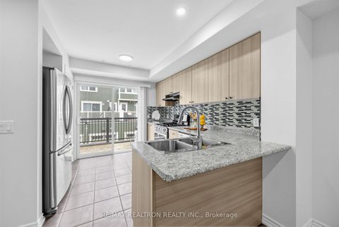 Photo 8 at 35 - 2500 Hill Rise Court, Windfields, Oshawa