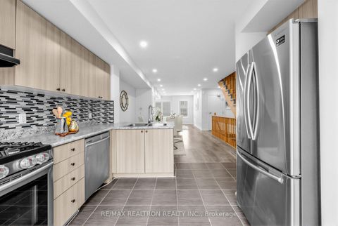 Photo 12 at 35 - 2500 Hill Rise Court, Windfields, Oshawa