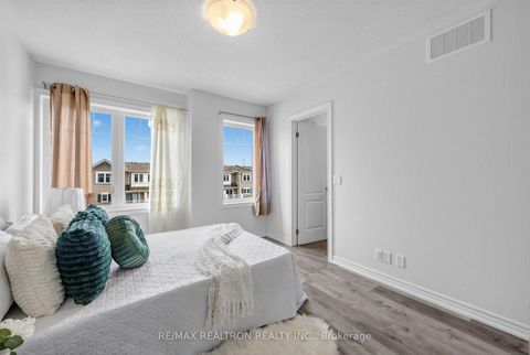 Photo 15 at 35 - 2500 Hill Rise Court, Windfields, Oshawa