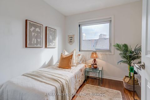 Photo 25 at 105 Harbourview Crescent, Mimico, Toronto