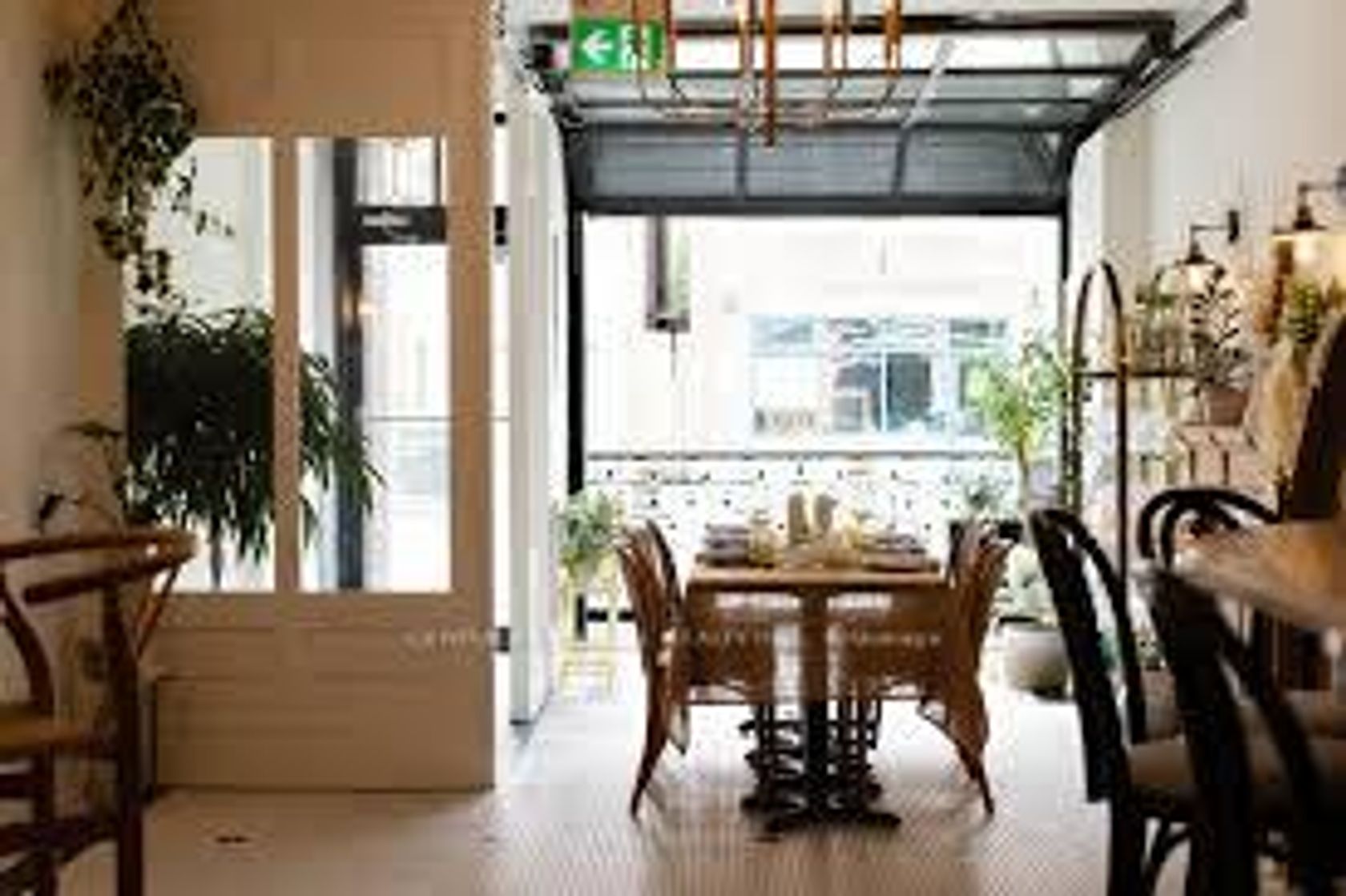 1564 Queen Street W, Roncesvalles, Toronto photo number 2