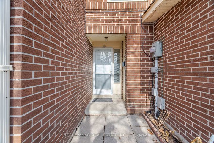 Photo 1 at 38 Eden Park, Southgate, Brampton