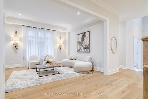 Photo 4 at 9 Casavant Court, Patterson, Vaughan