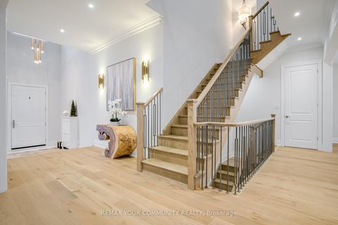 Photo 23 at 9 Casavant Court, Patterson, Vaughan