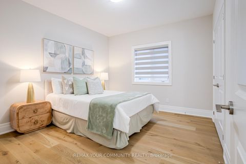 Photo 31 at 9 Casavant Court, Patterson, Vaughan