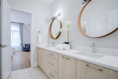 Photo 32 at 9 Casavant Court, Patterson, Vaughan