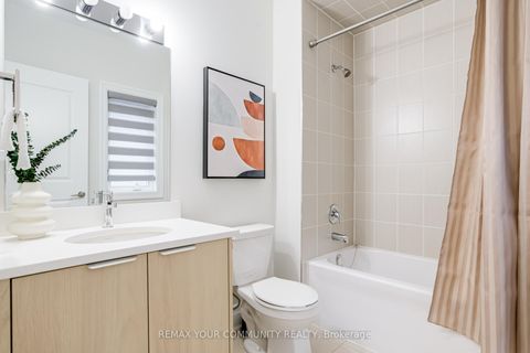 Photo 37 at 9 Casavant Court, Patterson, Vaughan