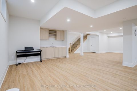 Photo 40 at 9 Casavant Court, Patterson, Vaughan