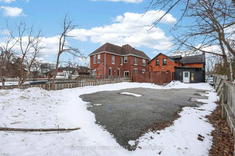 Photo 5 at 89 Toronto Street, City Centre, Barrie