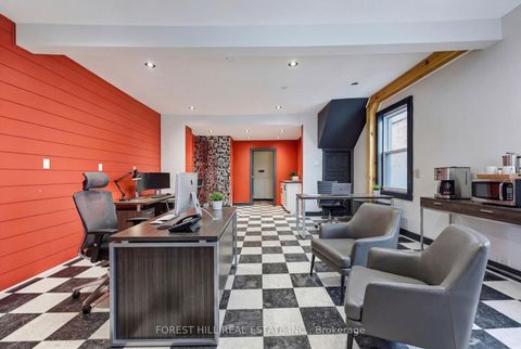 Photo 8 at 89 Toronto Street, City Centre, Barrie