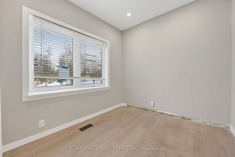 Photo 11 at 89 Toronto Street, City Centre, Barrie