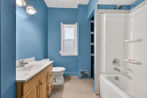 Photo 16 at 89 Toronto Street, City Centre, Barrie