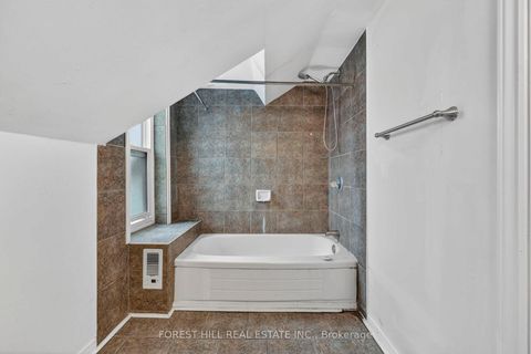 Photo 27 at 89 Toronto Street, City Centre, Barrie