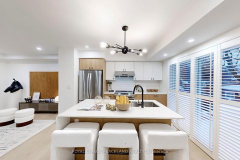 Photo 5 at 29 Rosita Crescent, Birchmount, Toronto