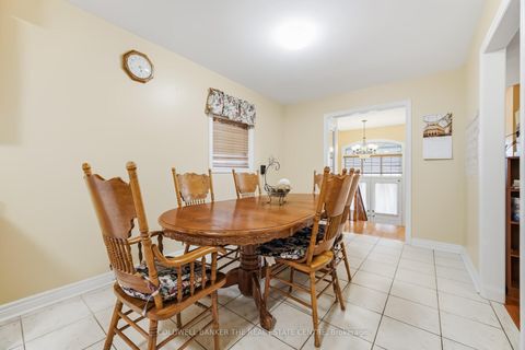 Photo 8 at 67 Macbride Crescent, Maple, Vaughan