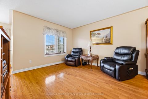 Photo 13 at 67 Macbride Crescent, Maple, Vaughan