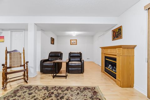 Photo 31 at 67 Macbride Crescent, Maple, Vaughan