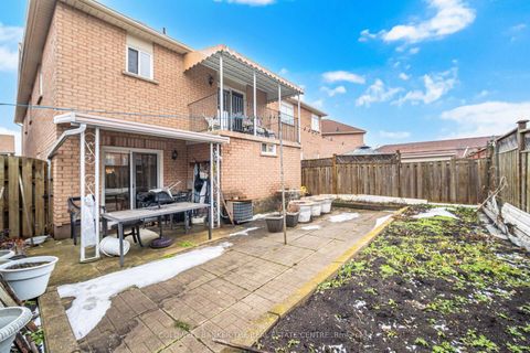 Photo 33 at 67 Macbride Crescent, Maple, Vaughan