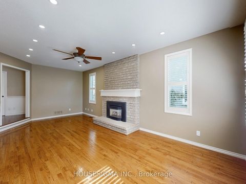 Photo 3 at 952 Peggoty Circle, Eastdale, Oshawa
