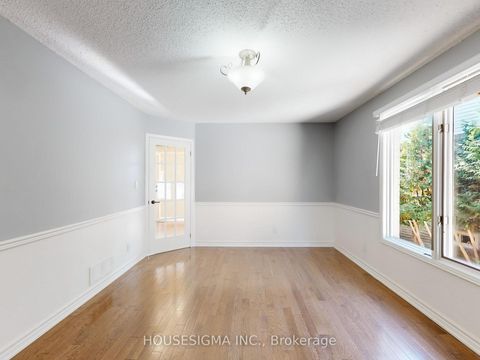 Photo 7 at 952 Peggoty Circle, Eastdale, Oshawa