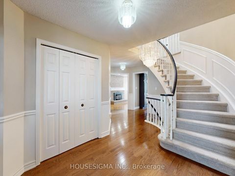 Photo 16 at 952 Peggoty Circle, Eastdale, Oshawa