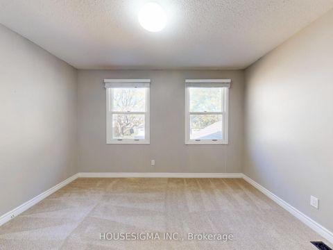 Photo 29 at 952 Peggoty Circle, Eastdale, Oshawa