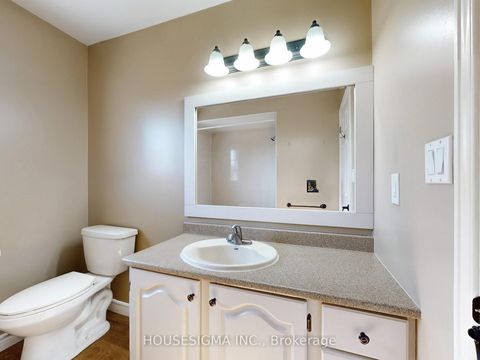 Photo 31 at 952 Peggoty Circle, Eastdale, Oshawa