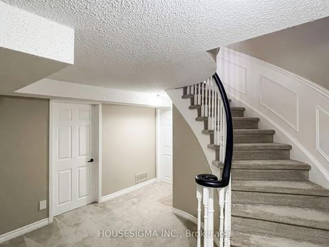 Photo 34 at 952 Peggoty Circle, Eastdale, Oshawa