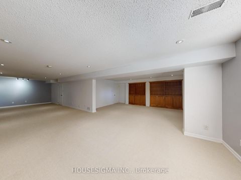 Photo 37 at 952 Peggoty Circle, Eastdale, Oshawa