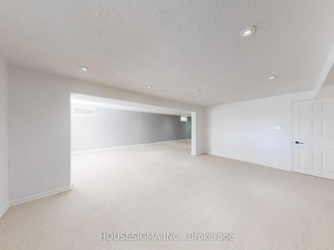 Photo 38 at 952 Peggoty Circle, Eastdale, Oshawa