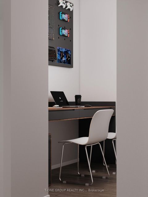 Photo 4 at 720 - 955 Bay Street, Bay Street Corridor, Toronto