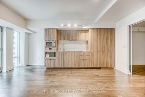 Photo 14 at 720 - 955 Bay Street, Bay Street Corridor, Toronto