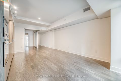 Photo 16 at 720 - 955 Bay Street, Bay Street Corridor, Toronto