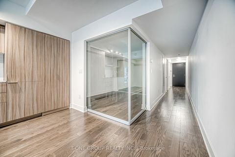 Photo 23 at 720 - 955 Bay Street, Bay Street Corridor, Toronto