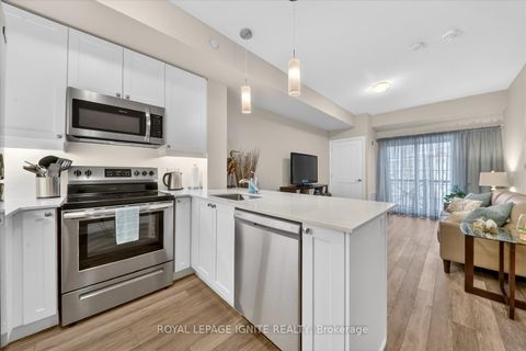 Photo 7 at 323 - 50 Lakebreeze Drive, Newcastle, Clarington
