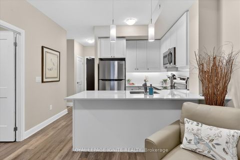 Photo 10 at 323 - 50 Lakebreeze Drive, Newcastle, Clarington