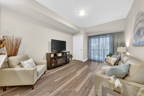 Photo 11 at 323 - 50 Lakebreeze Drive, Newcastle, Clarington