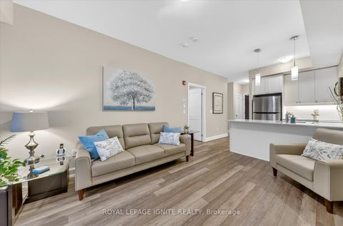 Photo 12 at 323 - 50 Lakebreeze Drive, Newcastle, Clarington