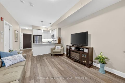 Photo 13 at 323 - 50 Lakebreeze Drive, Newcastle, Clarington